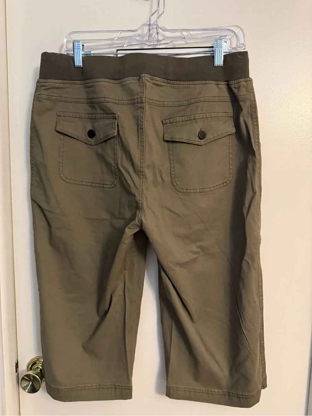 Women's Olive Cargo Shorts with Drawstring Waist NWT Flamingals XL